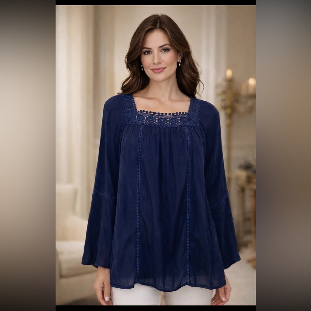Fig & Vine. Ladies Size XL. Dark Blue Top
